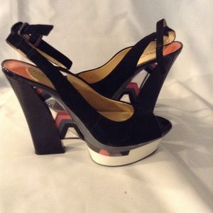 Gianni Bini peek toe platform shoes size 8
